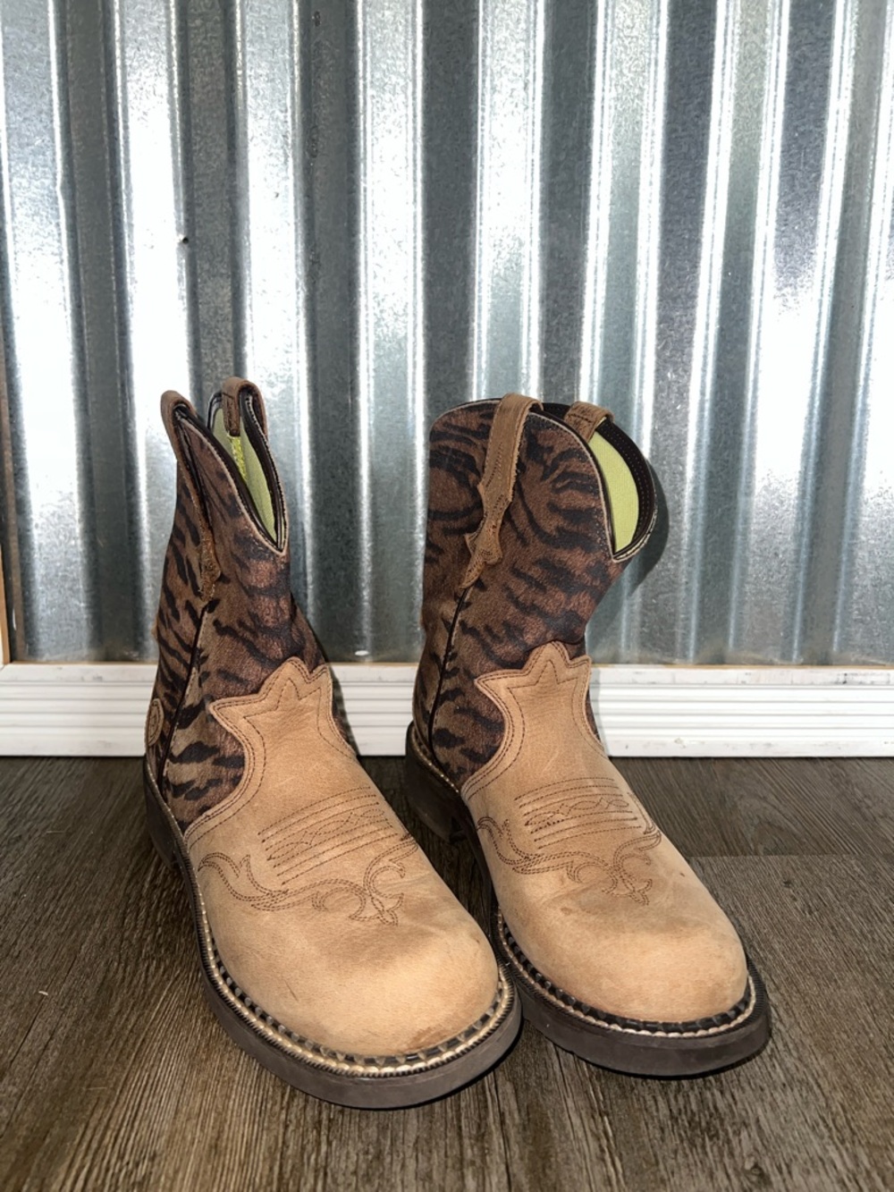 ARIAT Boots FATBABY Heritage Trio Western Cowboy Tiger Print 8